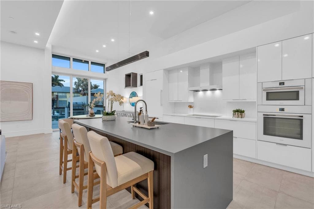 1559 Chesapeake Ave 1559, Naples, FL 34102-4