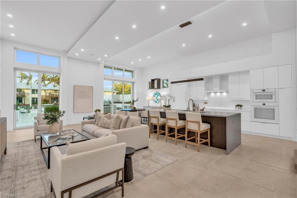 1559 Chesapeake Ave 1559, Naples, FL 34102-5