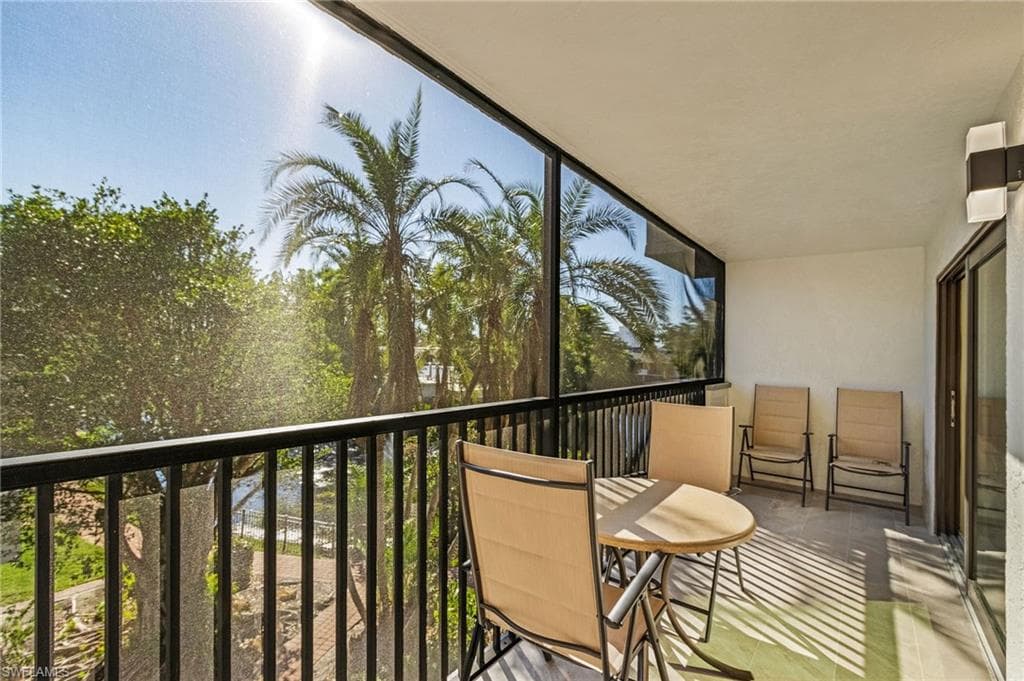600 Neapolitan Way 349, Naples, FL 34103-26