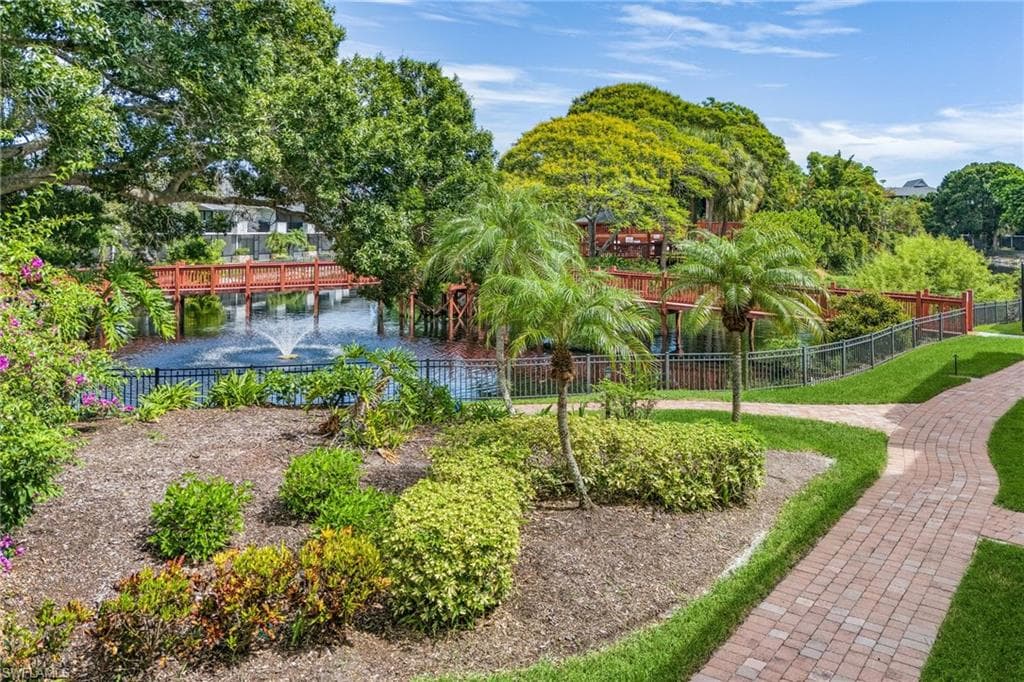 600 Neapolitan Way 349, Naples, FL 34103-32