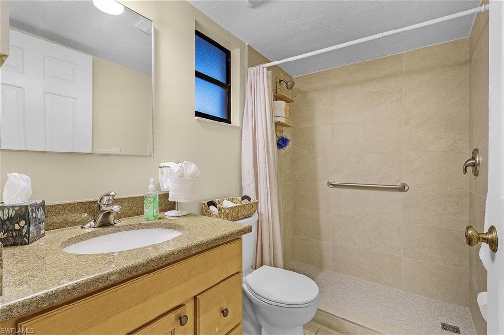 600 Neapolitan Way 349, Naples, FL 34103-4