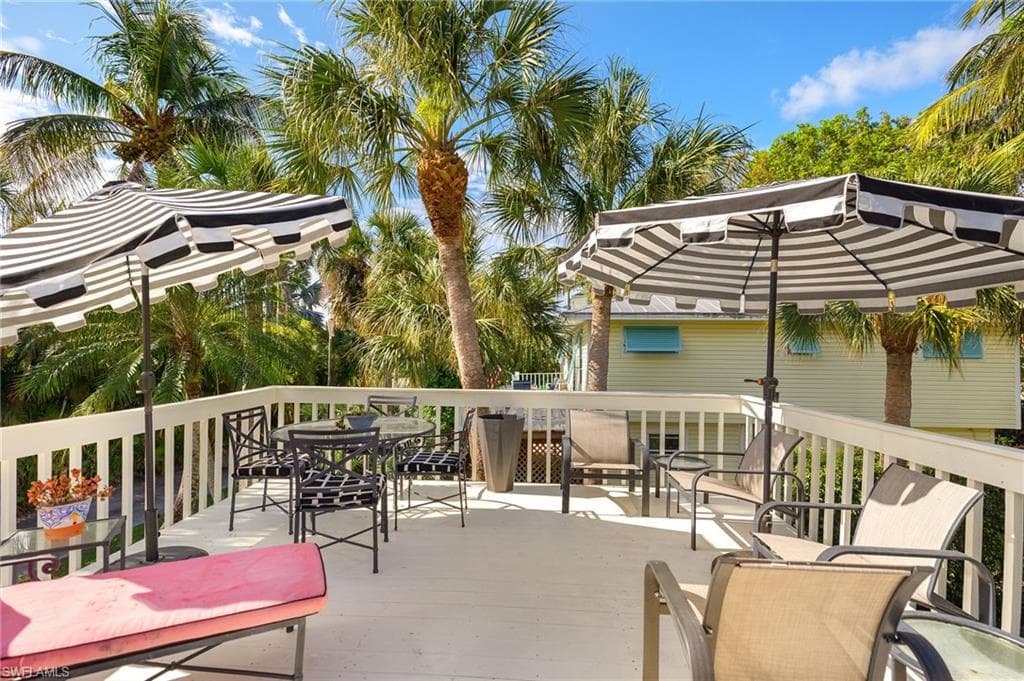 1225 Sandpiper St, Naples, FL 34102-4