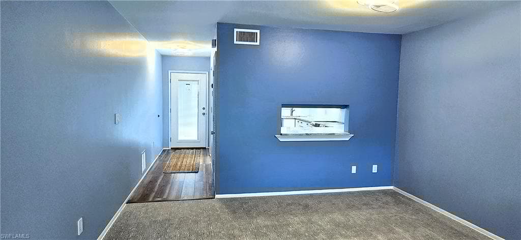255 3rd Ave S 255, Naples, FL 34102-11