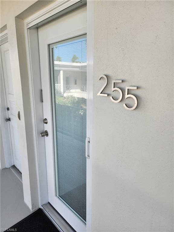 255 3rd Ave S 255, Naples, FL 34102-4