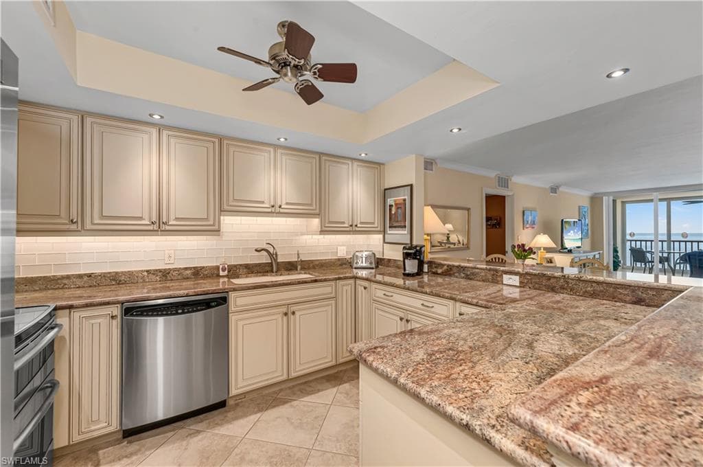 1919 Gulf Shore Blvd N 601, Naples, FL 34102-8