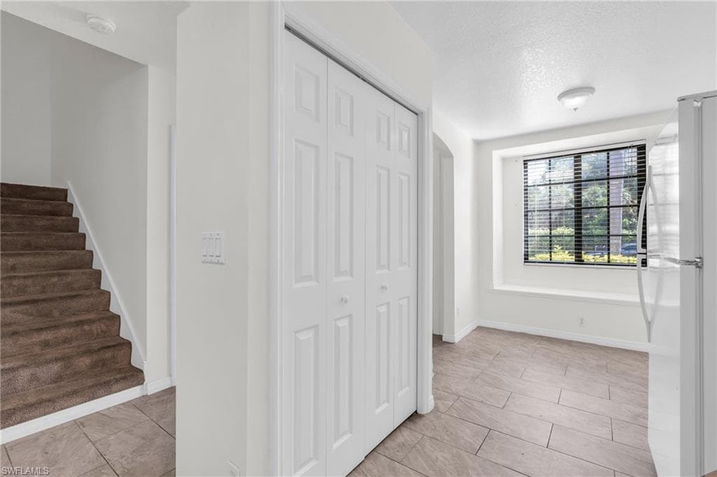 7655 Meadow Lakes Dr 1002, Naples, FL 34104-9