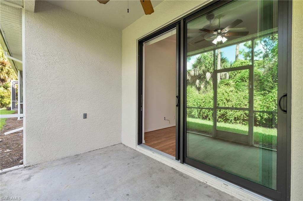 7655 Meadow Lakes Dr 1002, Naples, FL 34104-22
