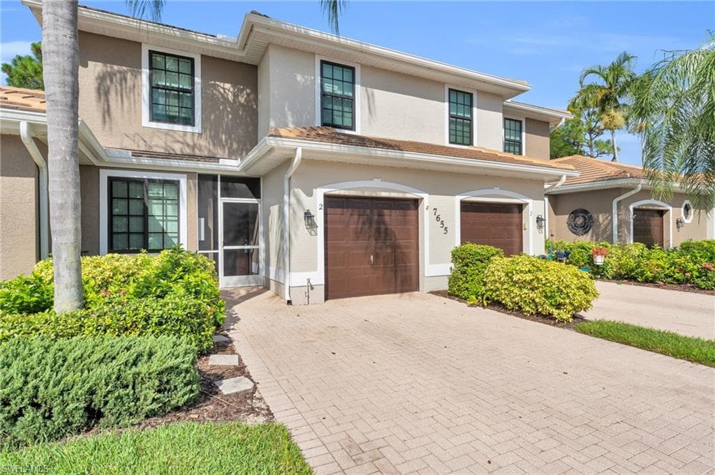 7655 Meadow Lakes Dr 1002, Naples, FL 34104-2