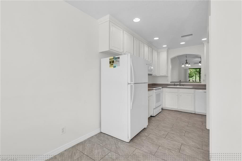 7655 Meadow Lakes Dr 1002, Naples, FL 34104-8
