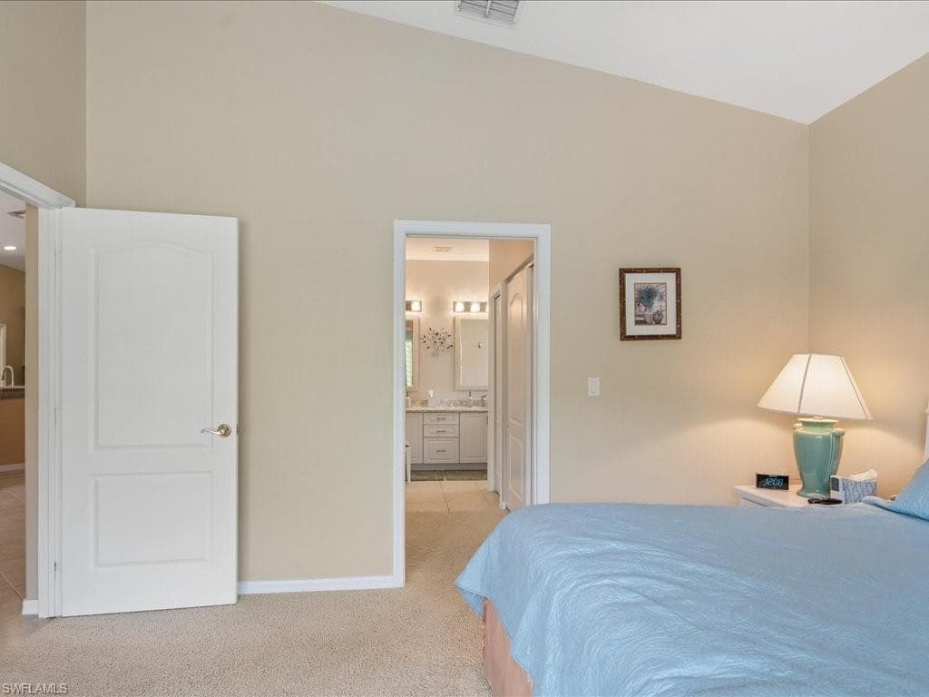 251 Glen Eagle Cir, Naples, FL 34104-14