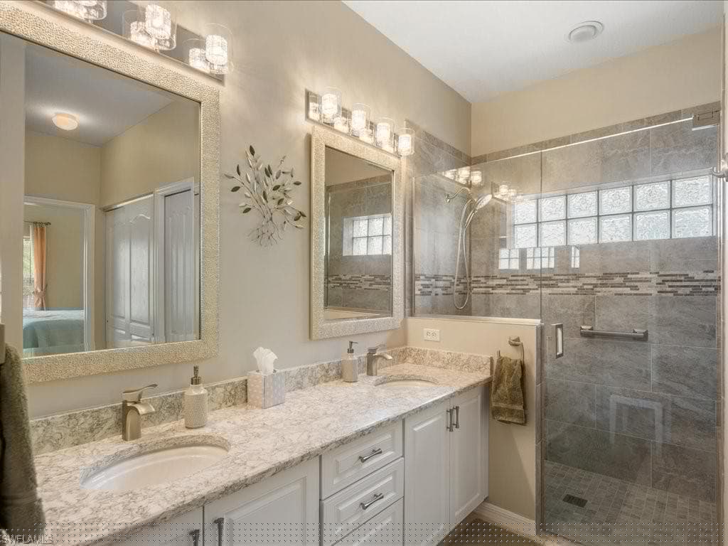 251 Glen Eagle Cir, Naples, FL 34104-15