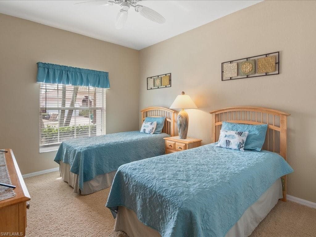 251 Glen Eagle Cir, Naples, FL 34104-16