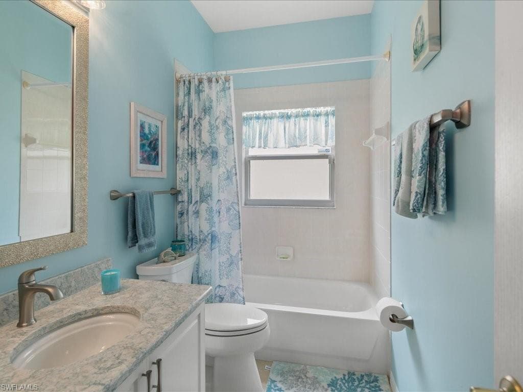 251 Glen Eagle Cir, Naples, FL 34104-18
