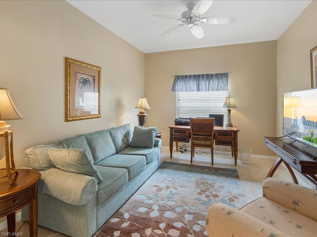 251 Glen Eagle Cir, Naples, FL 34104-19
