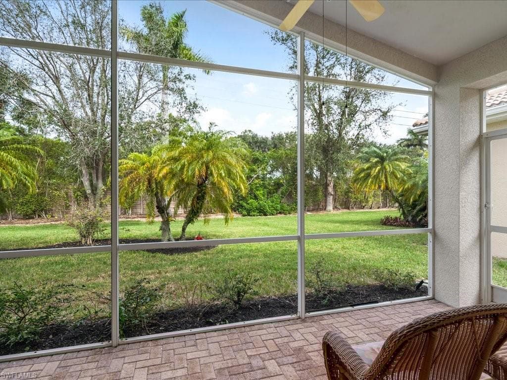 251 Glen Eagle Cir, Naples, FL 34104-22