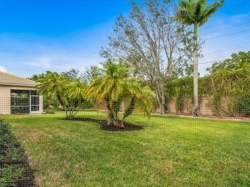 251 Glen Eagle Cir, Naples, FL 34104-25