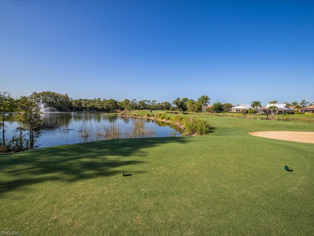 251 Glen Eagle Cir, Naples, FL 34104-27