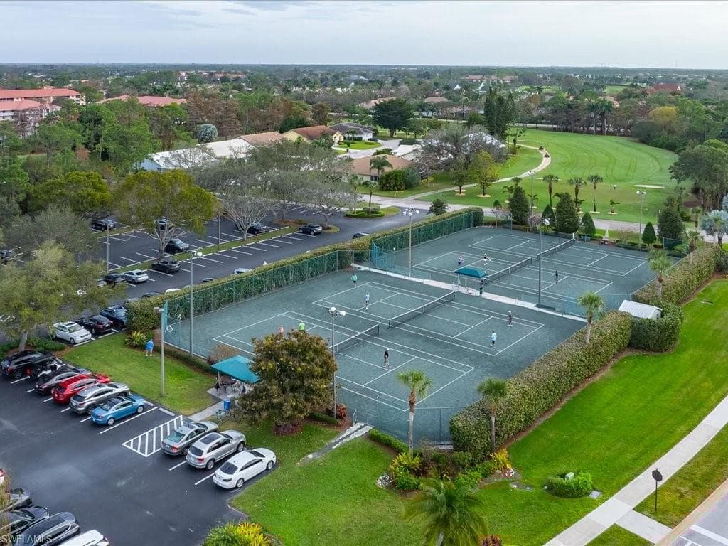 251 Glen Eagle Cir, Naples, FL 34104-30