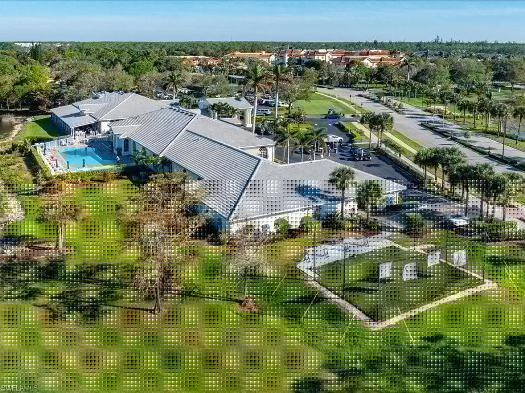 251 Glen Eagle Cir, Naples, FL 34104-37
