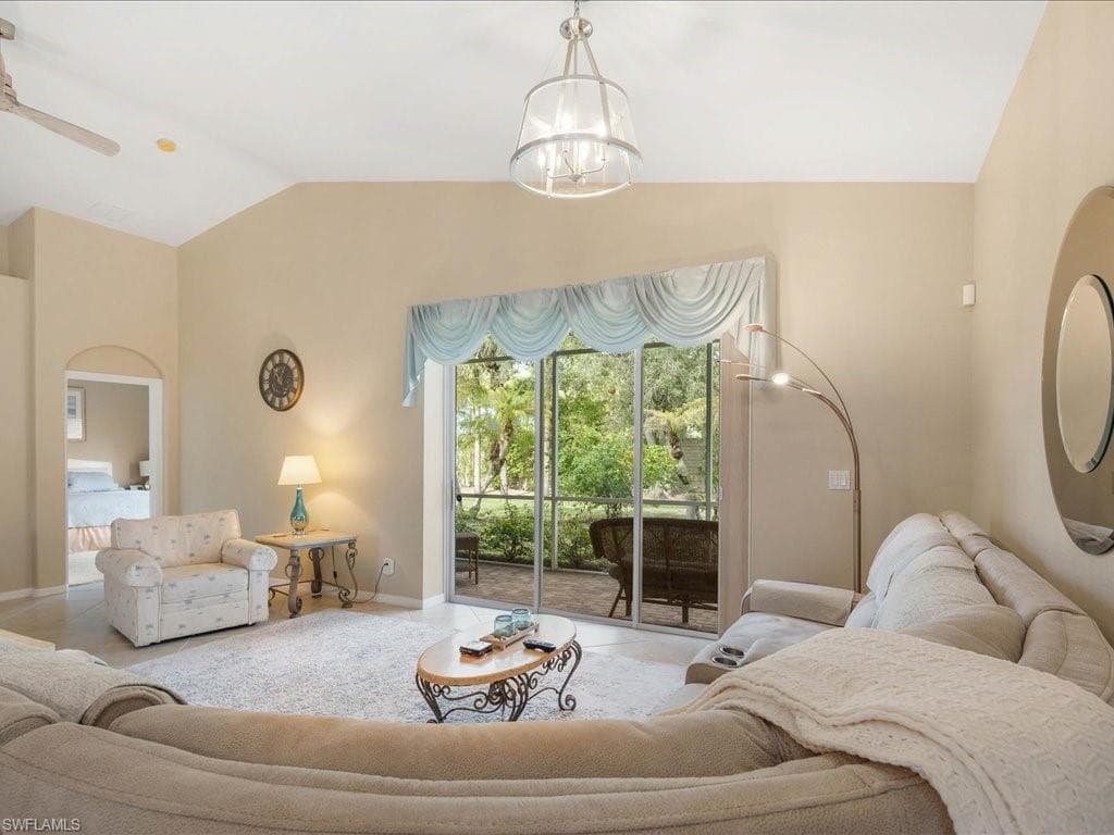 251 Glen Eagle Cir, Naples, FL 34104-4