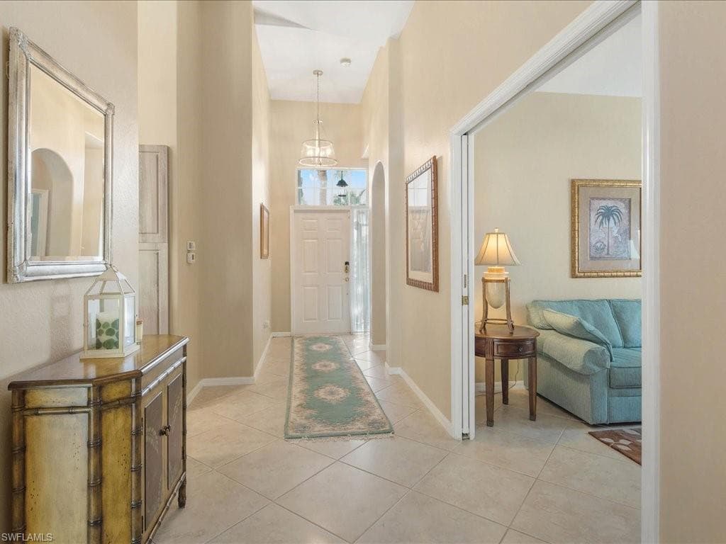 251 Glen Eagle Cir, Naples, FL 34104-8
