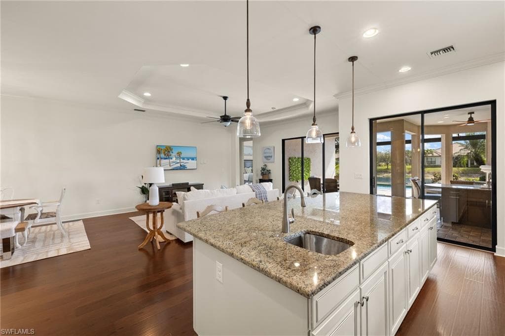 8502 Palacio Ter N, Naples, FL 34114-10