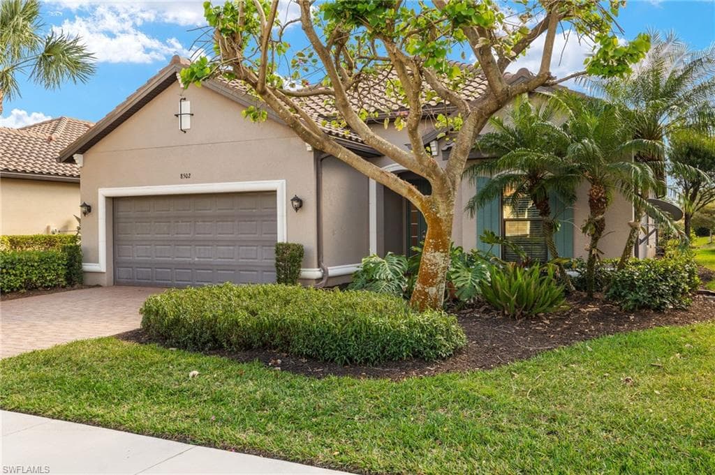 8502 Palacio Ter N, Naples, FL 34114-3