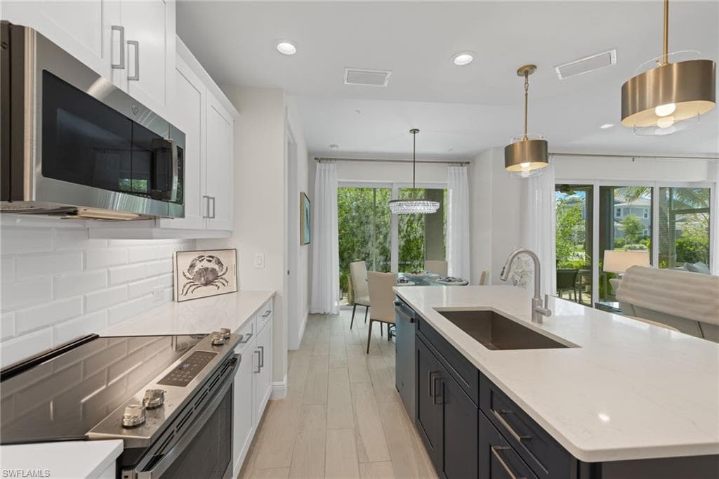 2560 Seychelles Dr 1004, Naples, FL 34112-9