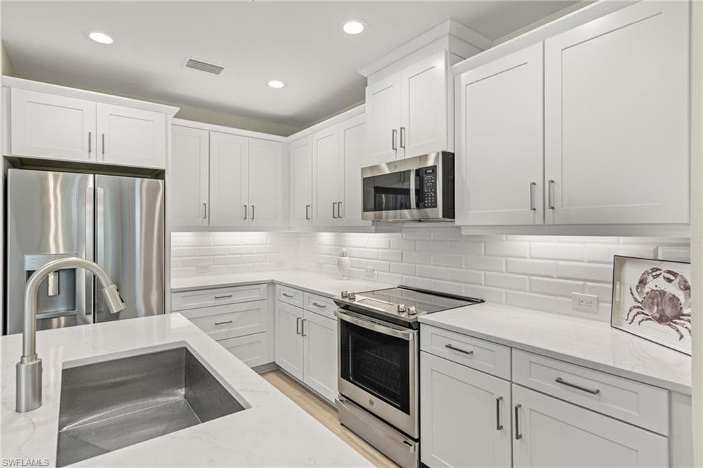 2560 Seychelles Dr 1004, Naples, FL 34112-11