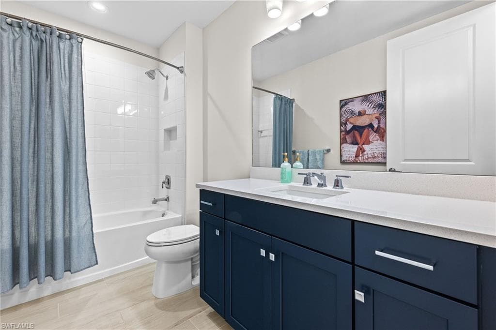 2560 Seychelles Dr 1004, Naples, FL 34112-23