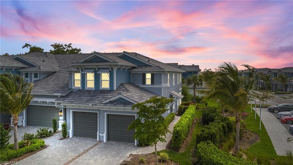 2560 Seychelles Dr 1004, Naples, FL 34112-2