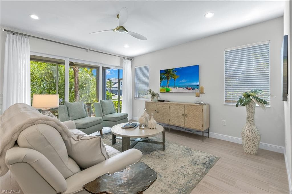 2560 Seychelles Dr 1004, Naples, FL 34112-7