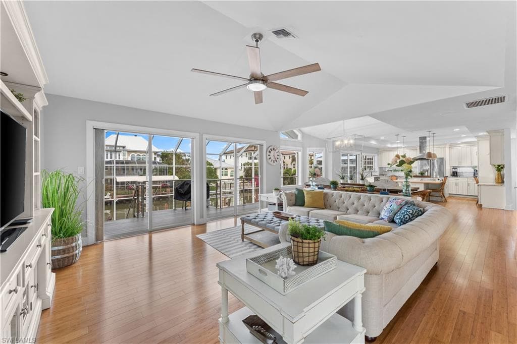 437 Trade Winds Ave, Naples, FL 34108-14