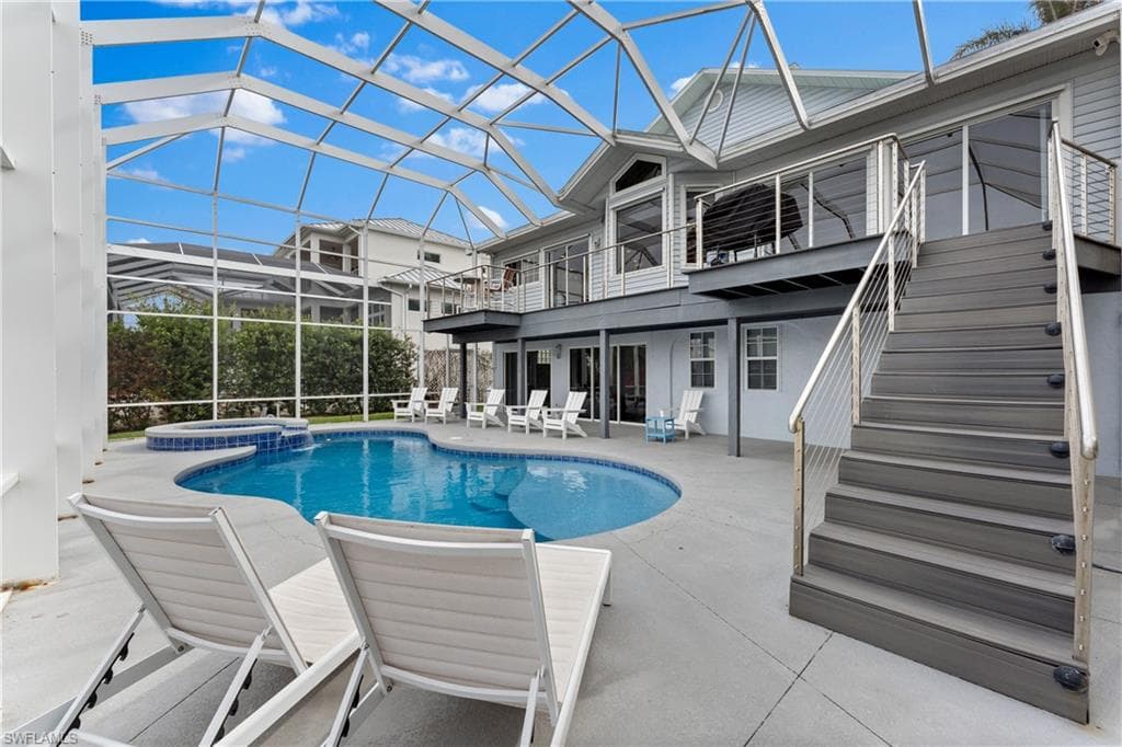 437 Trade Winds Ave, Naples, FL 34108-16