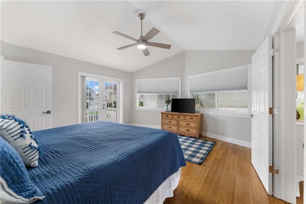 437 Trade Winds Ave, Naples, FL 34108-18