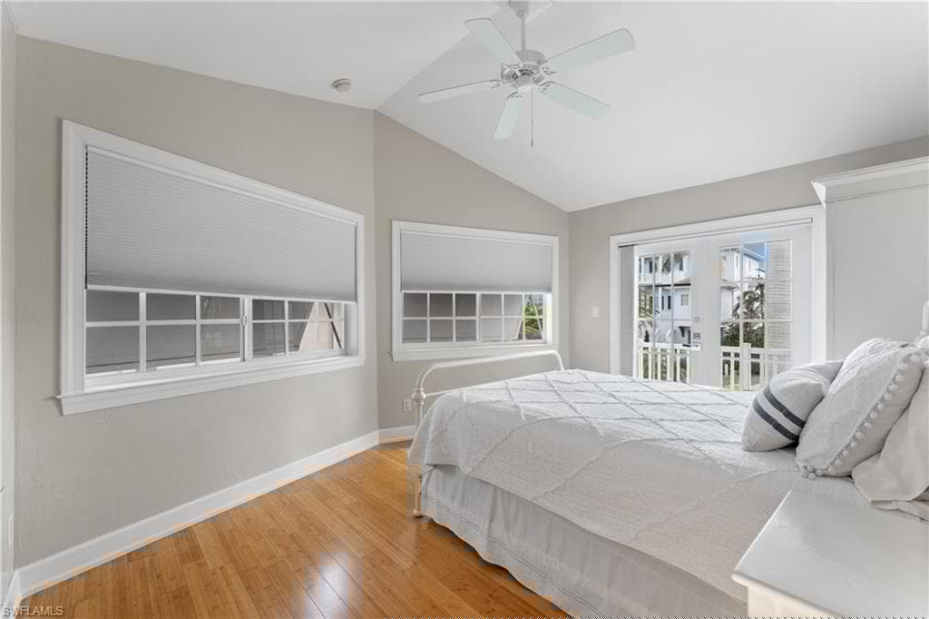 437 Trade Winds Ave, Naples, FL 34108-22