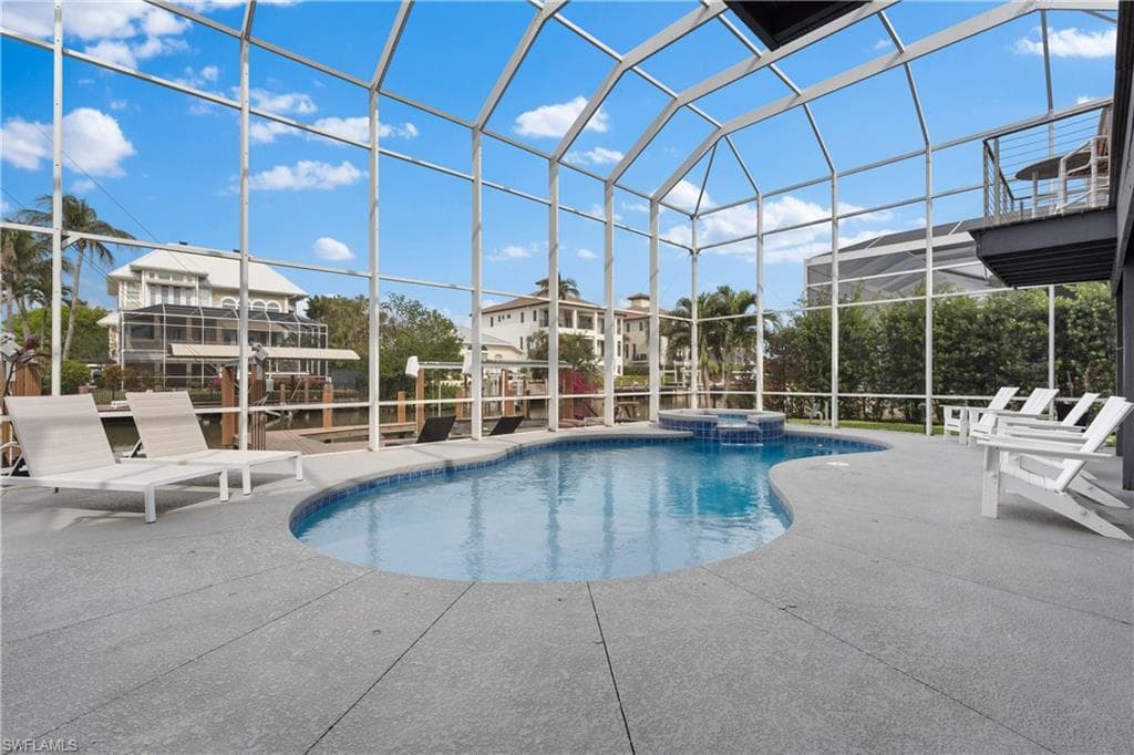 437 Trade Winds Ave, Naples, FL 34108-24