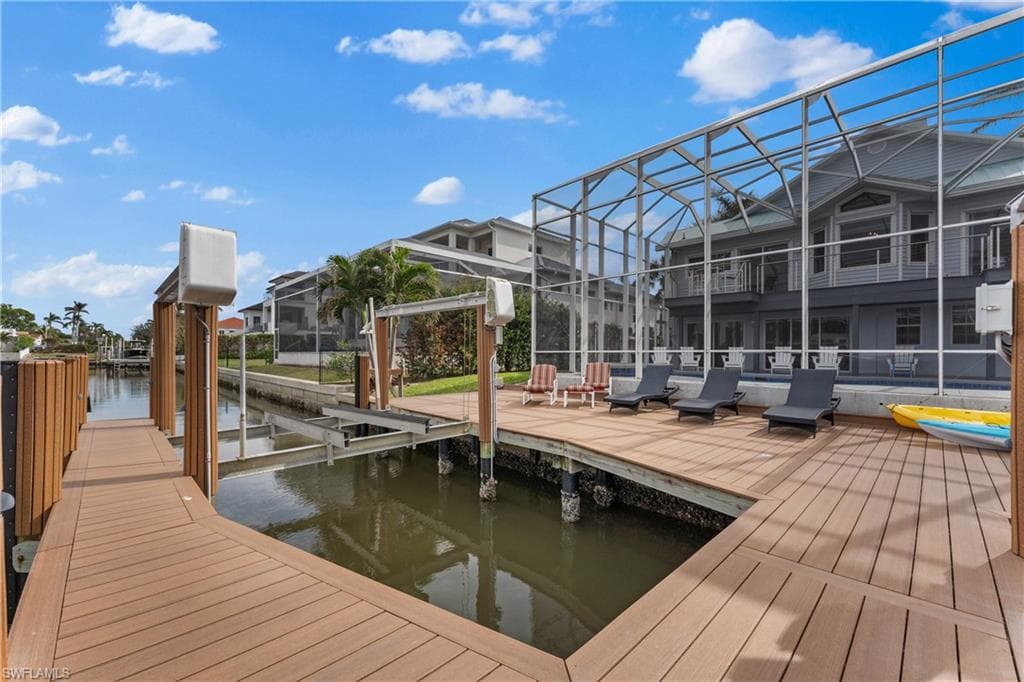 437 Trade Winds Ave, Naples, FL 34108-30