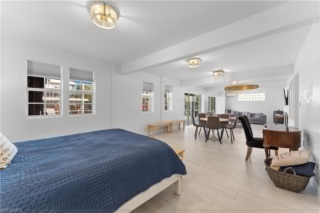 437 Trade Winds Ave, Naples, FL 34108-36