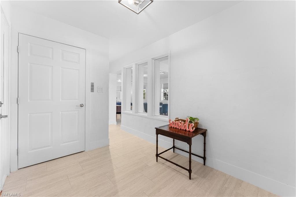 437 Trade Winds Ave, Naples, FL 34108-38
