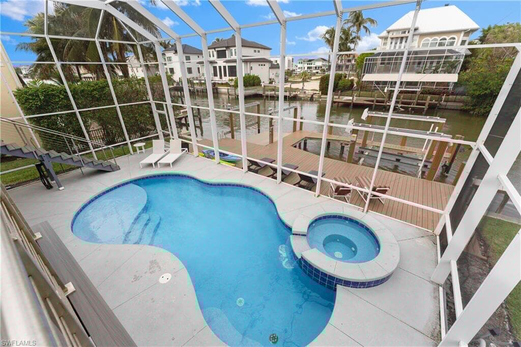 437 Trade Winds Ave, Naples, FL 34108-43