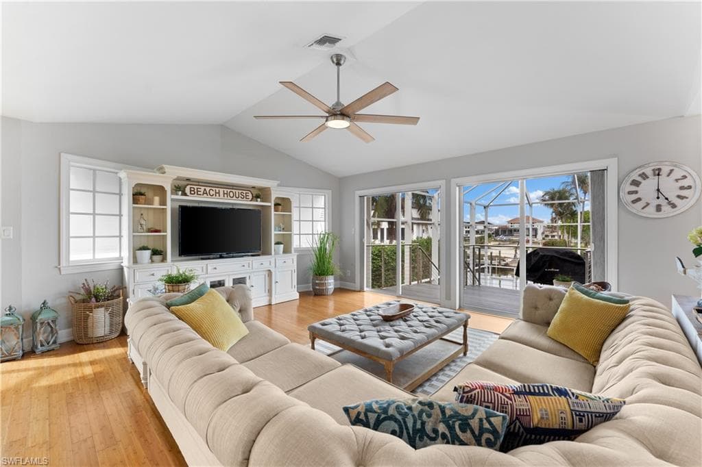 437 Trade Winds Ave, Naples, FL 34108-5