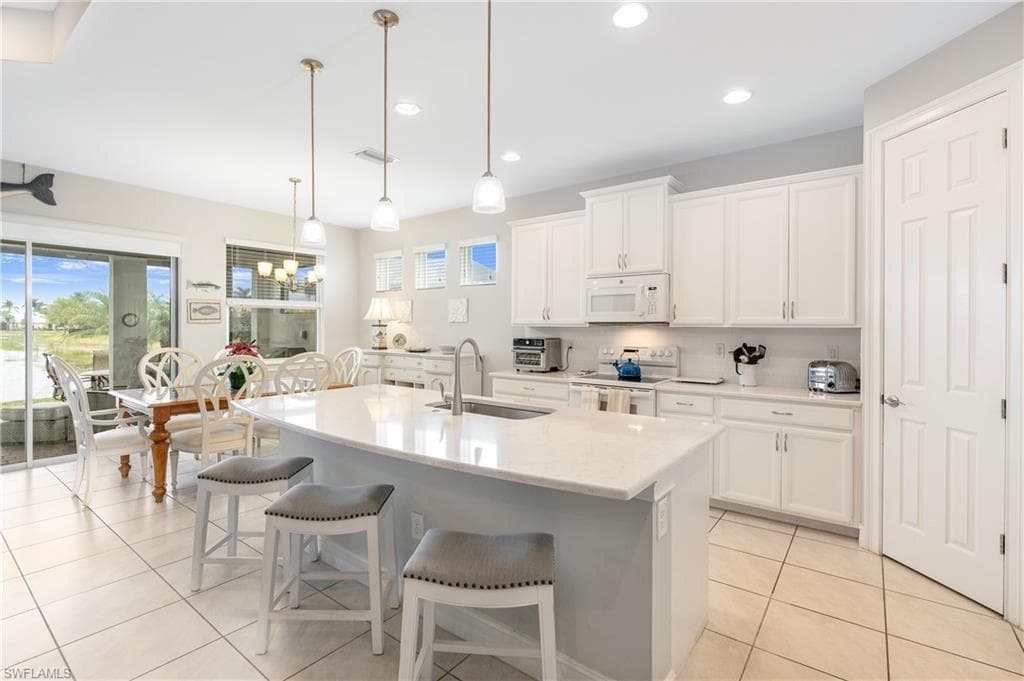 14601 Tropical Dr, Naples, FL 34114-10