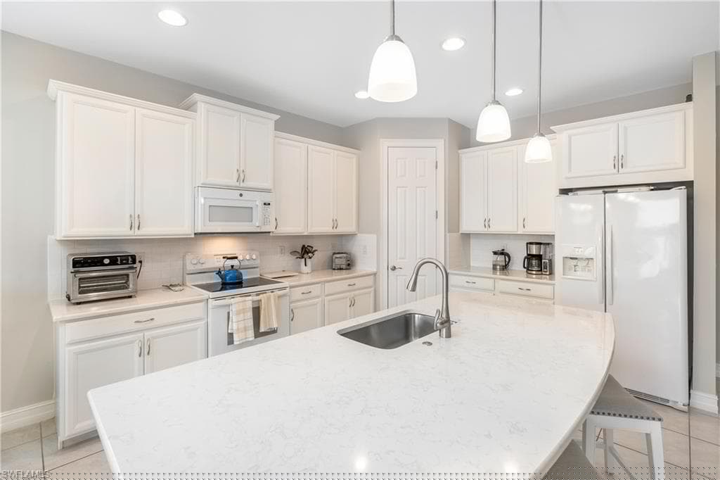 14601 Tropical Dr, Naples, FL 34114-11