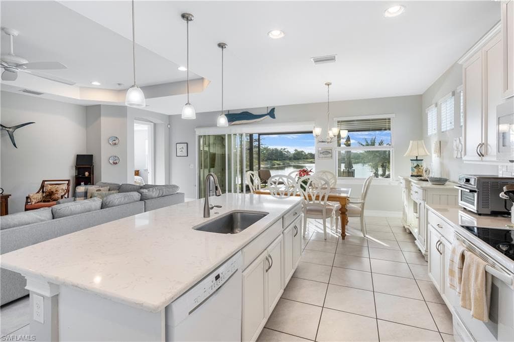 14601 Tropical Dr, Naples, FL 34114-5
