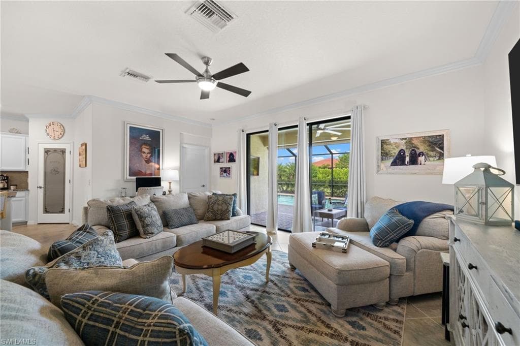 1570 Parnell Ct, Naples, FL 34113-4