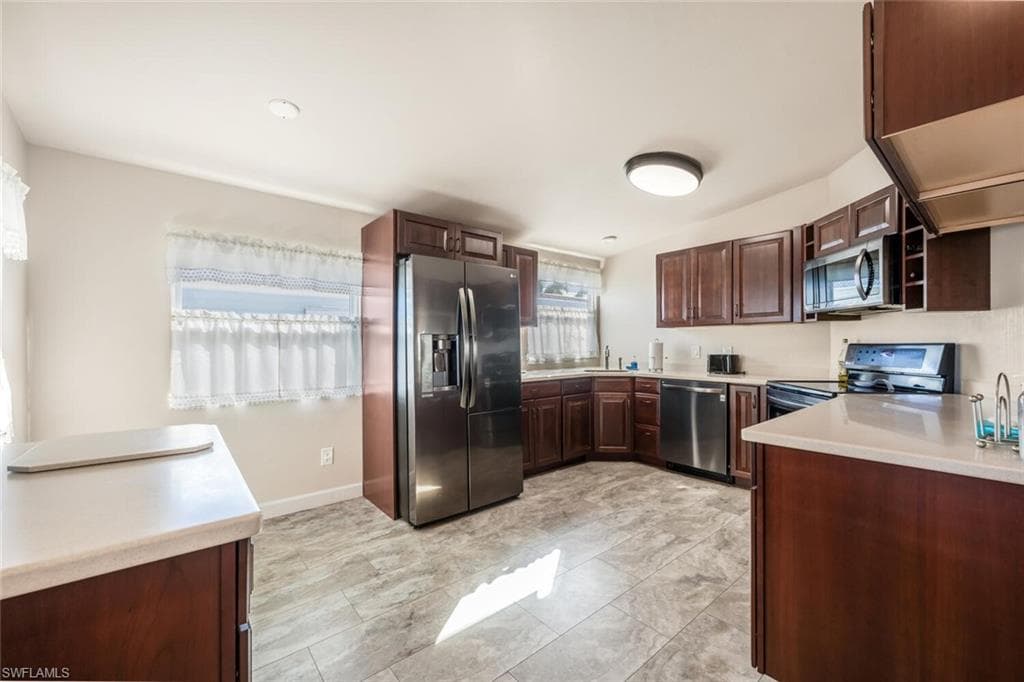 89 Pacific Way 89, Naples, FL 34104-9
