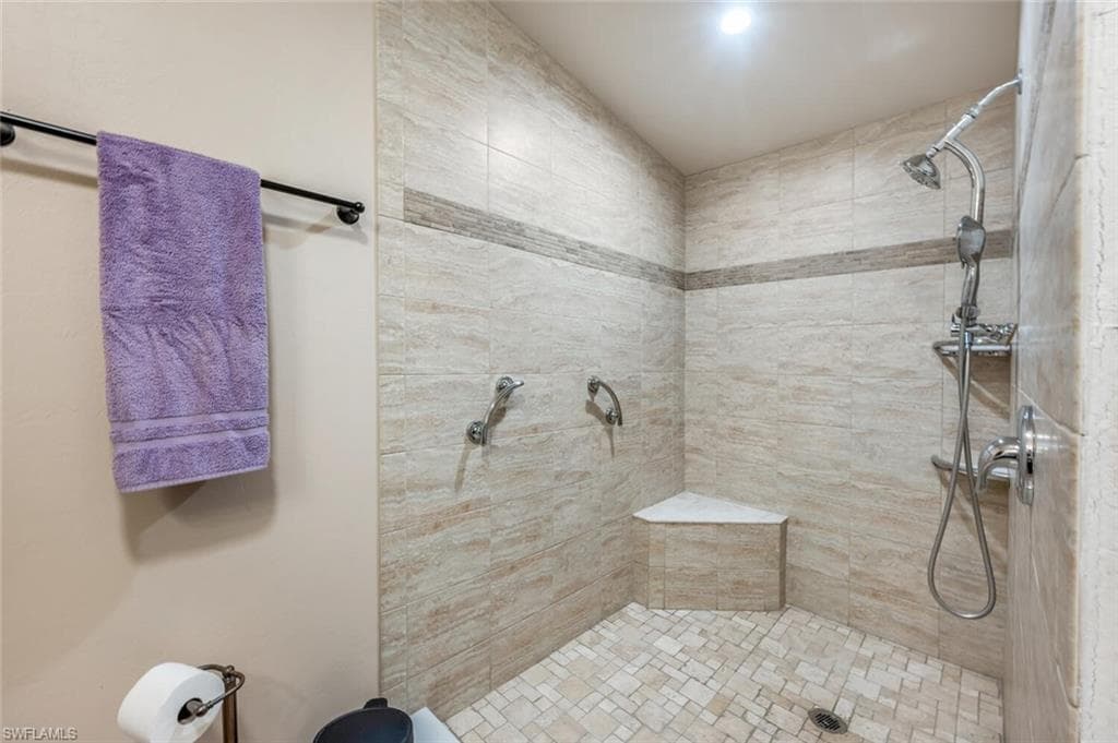 89 Pacific Way 89, Naples, FL 34104-16
