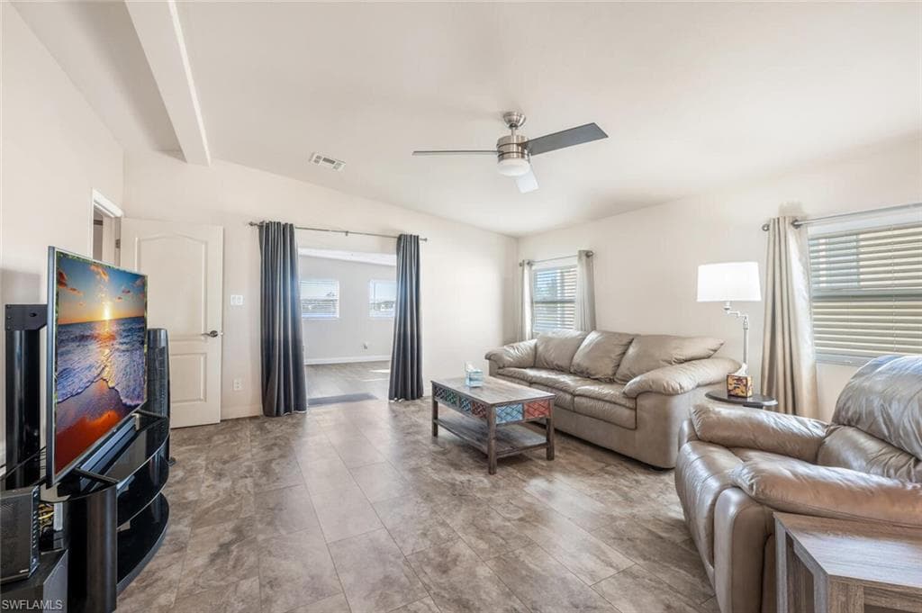 89 Pacific Way 89, Naples, FL 34104-4