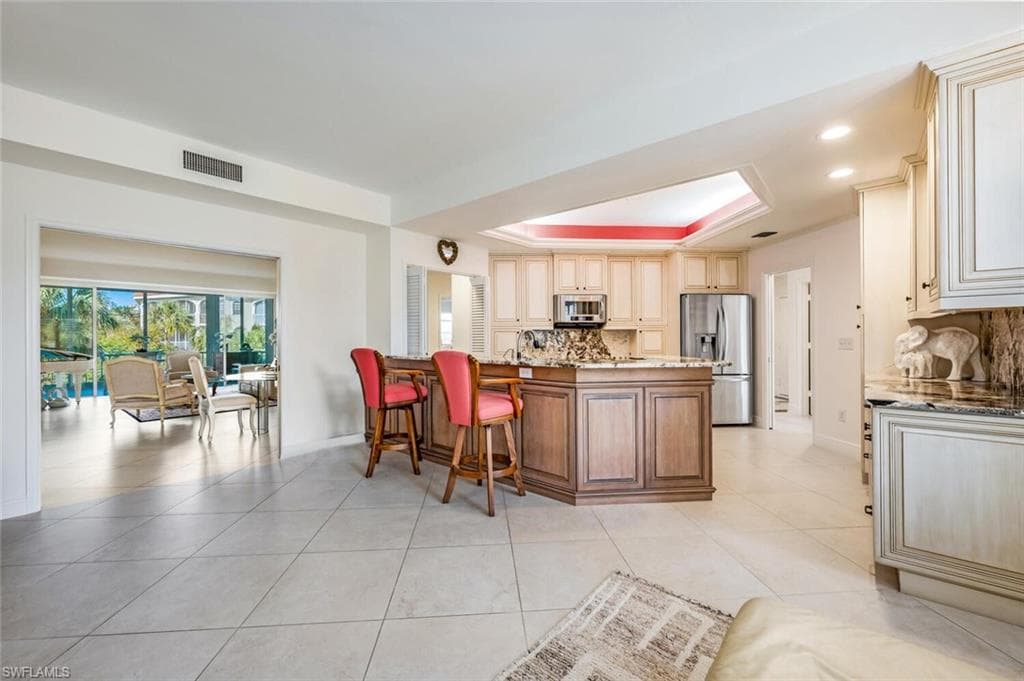 8420 Abbington Cir B25, Naples, FL 34108-15